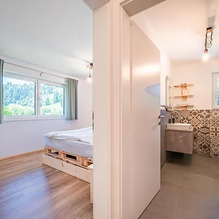 Tirola Bude アパート